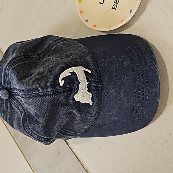 Mass. Hat and dish bundle, new! - Picture 3 of 5